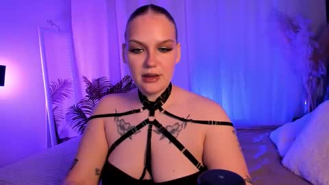 heynoirsam online show from March 4, 2026, 6:19 am