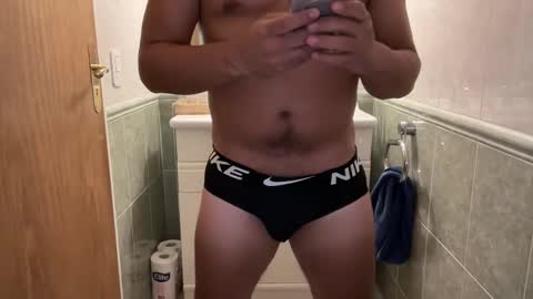 hhernan1 online show from January 16, 2025, 5:32 am