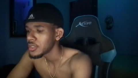 Snapshot of hhotcrazy chatting on October 22, 2025, 6:35 am hhotcrazy online show from October 22, 2025, 6:35 am