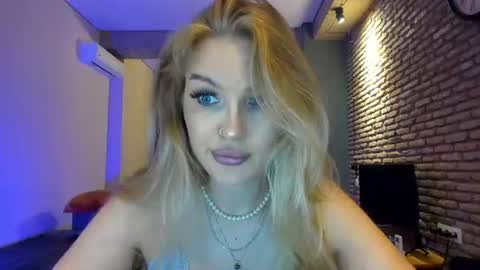 Snapshot of hi_lina chatting on June 27, 2026, 2:38 am Hi lina online show from June 27, 2026, 2:38 am