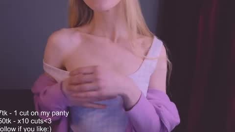 Snapshot of hihi_im_chloe chatting on January 21, 2025, 6:23 pm Chloe online show from January 21, 2025, 6:23 pm