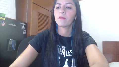 Snapshot of hilari18 chatting on January 19, 2025, 11:43 pm hilaril18 online show from January 19, 2025, 11:43 pm