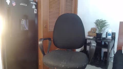 Snapshot of hilari18 chatting on February 9, 2025, 3:32 am hilaril18 online show from February 9, 2025, 3:32 am
