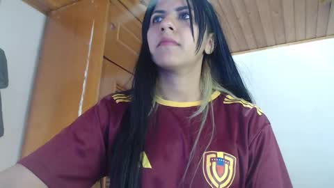 Snapshot of hilari18 chatting on October 5, 2025, 4:27 pm hilaril18 online show from October 5, 2025, 4:27 pm