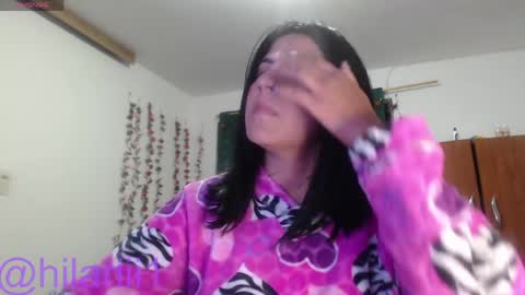 hilaril18 online show from April 21, 2026, 2:51 am