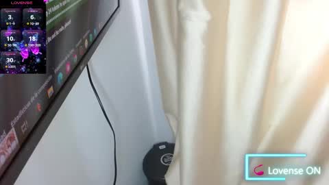 hilary thompson online show from December 3, 2024, 1:21 pm