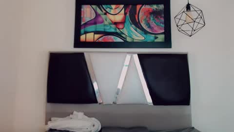 Hilary Avilan online show from March 12, 2026, 7:53 pm