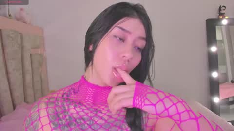 LUNA new account  FOLLOW ME online show from May 10, 2026, 10:37 pm