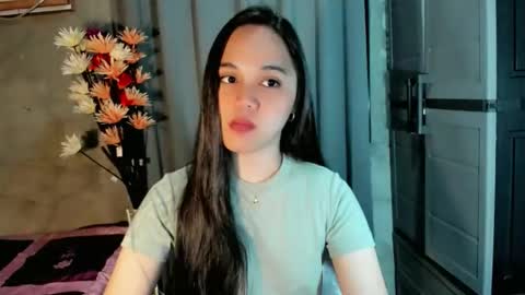 hilarymolly online show from February 10, 2026, 10:36 pm