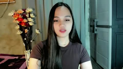 hilarymolly online show from April 9, 2026, 6:19 am