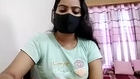 himuhimu22 online show from July 14, 2026, 8:19 am