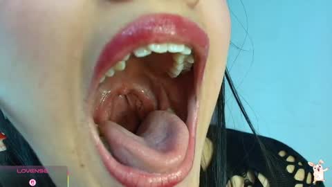 hinata online show from April 9, 2026, 9:20 pm