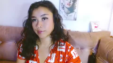 Snapshot of hinataleecs chatting on January 8, 2025, 11:32 am hinata lee online show from January 8, 2025, 11:32 am