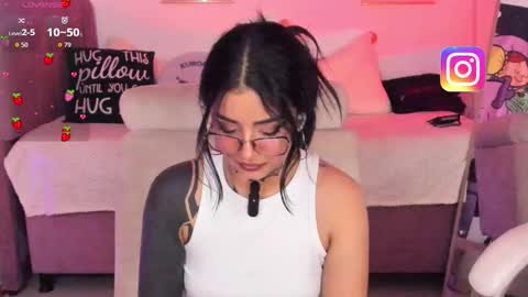  Karol  Independent Model online show from November 26, 2025, 1:39 am