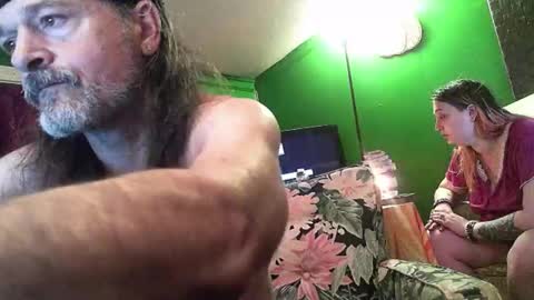 Snapshot of hippiedad333 chatting on April 17, 2026, 9:56 am hippiedad333 online show from April 17, 2026, 9:56 am