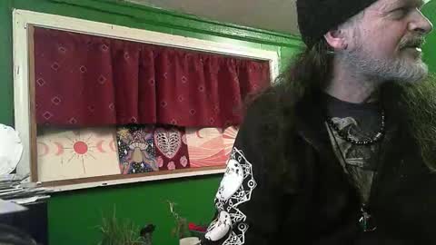 Snapshot of hippiedad333 chatting on April 21, 2026, 2:04 am hippiedad333 online show from April 21, 2026, 2:04 am