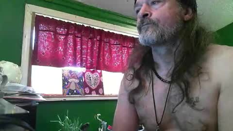 Snapshot of hippiedad333 chatting on April 25, 2026, 1:36 pm hippiedad333 online show from April 25, 2026, 1:36 pm