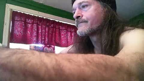 Snapshot of hippiedad333 chatting on May 1, 2026, 11:20 pm hippiedad333 online show from May 1, 2026, 11:20 pm