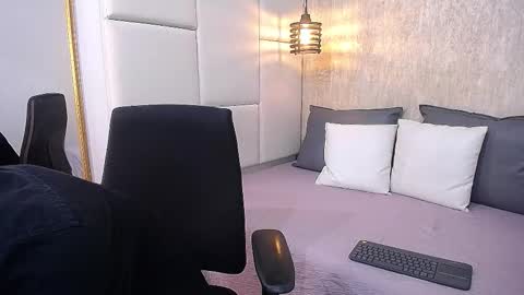 Hisoka online show from March 6, 2026, 9:11 pm