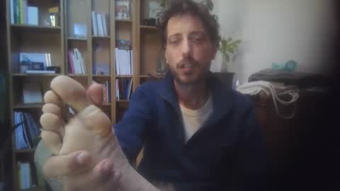 hitmenoww online show from October 17, 2025, 11:13 am