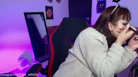 Hitomi Arata online show from January 19, 2026, 3:54 am