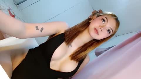 Snapshot of hoelychess chatting on December 15, 2025, 10:19 am welcome here guys online show from December 15, 2025, 10:19 am