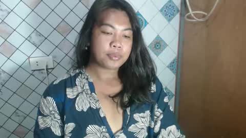 Layla3 online show from February 18, 2026, 3:02 am