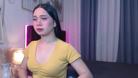 hoelymolly online show from February 3, 2026, 9:14 am