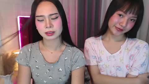 hoelymolly online show from April 11, 2026, 6:56 pm