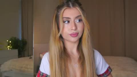 Moni Monica online show from April 4, 2026, 8:12 am