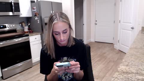 Holi Hurricane online show from January 17, 2025, 3:55 am