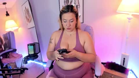 Hollie online show from February 24, 2026, 12:14 pm