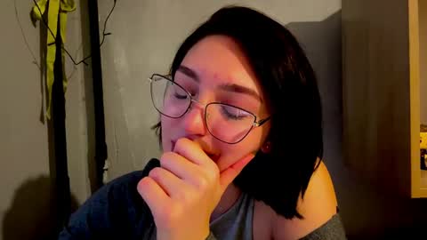 Snapshot of hollisguerrette chatting on April 16, 2026, 1:23 pm Sofia online show from April 16, 2026, 1:23 pm