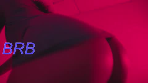 holly_16 online show from February 2, 2025, 10:49 pm