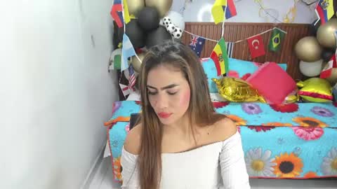 Snapshot of holly_22 chatting on July 15, 2026, 11:04 am Holly 22 online show from July 15, 2026, 11:04 am