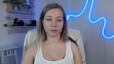 Holly online show from March 12, 2025, 12:20 am