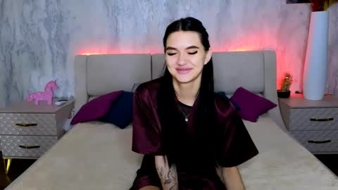 Holly online show from May 12, 2026, 12:41 am