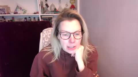 holly_bourbon online show from February 23, 2026, 8:06 pm