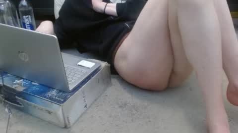 Snapshot of hollyhawkes chatting on February 27, 2025, 12:54 am Holly Hawkes online show from February 27, 2025, 12:54 am