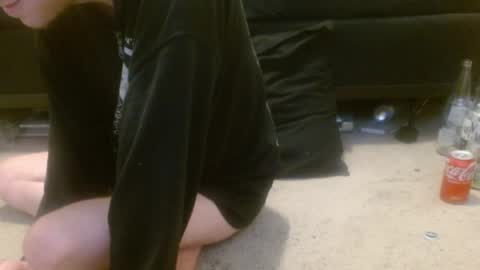 Holly Hawkes online show from April 18, 2026, 10:43 pm