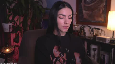 Holly Linder online show from April 4, 2026, 1:59 am