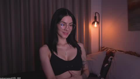 Holly Linder online show from April 9, 2026, 5:07 am