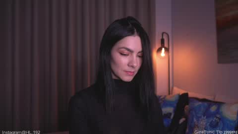 Holly Linder online show from April 18, 2026, 2:37 am