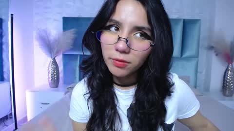 hollypeach_ online show from March 24, 2026, 7:41 pm