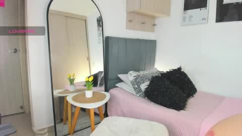  holly princess mermaid  online show from April 7, 2026, 3:07 am