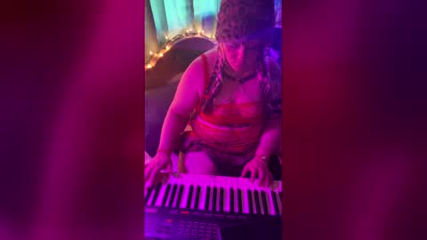 Snapshot of hollyraexxo chatting on April 11, 2026, 6:56 pm Holly Rae Xxo Jack Rue online show from April 11, 2026, 6:56 pm
