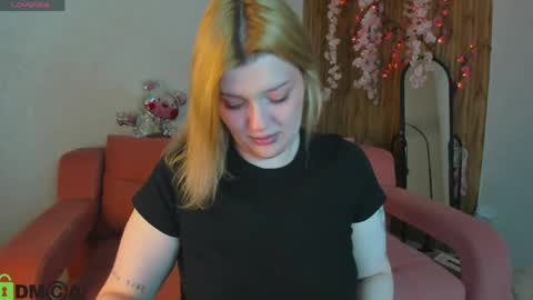 Holly online show from April 7, 2026, 1:39 am