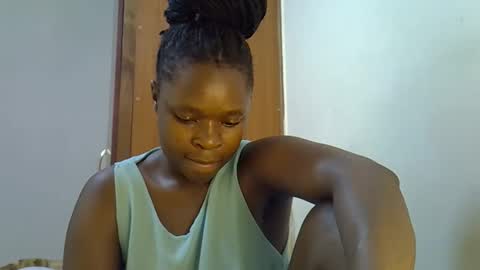 holy_ebony online show from May 19, 2026, 11:44 pm