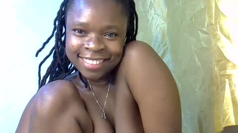 holy_ebony online show from May 31, 2026, 1:36 am