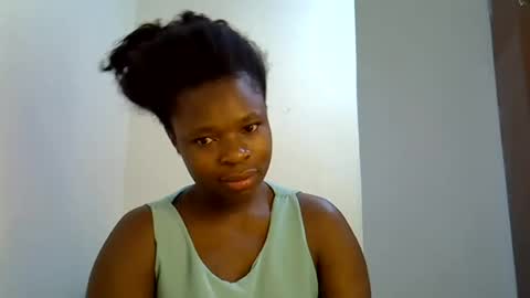 holy_ebony online show from June 29, 2026, 6:08 am